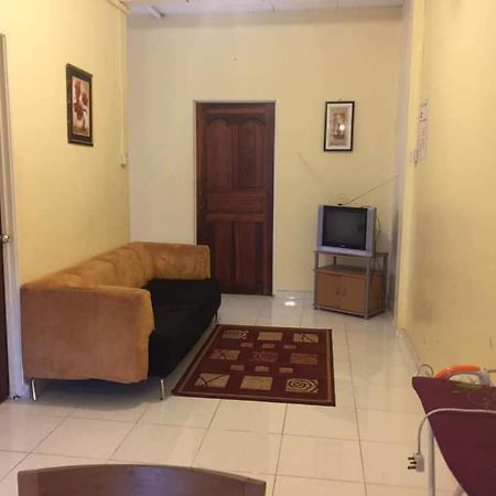 Trisya Homestay Kuala Terengganu Esterno foto