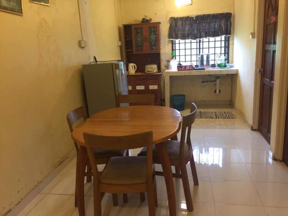 Trisya Homestay Kuala Terengganu Esterno foto